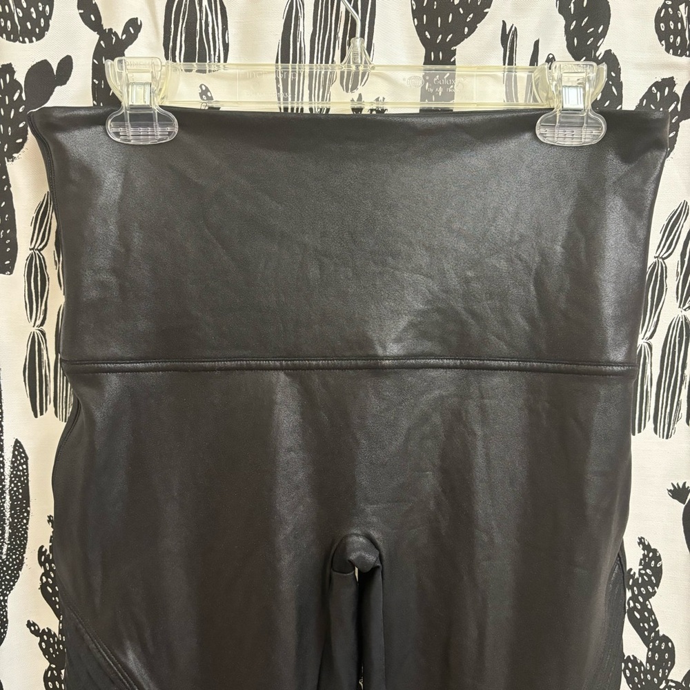 Spanx Faux Leather Moto Leggings EUC - Picture 7 of 16